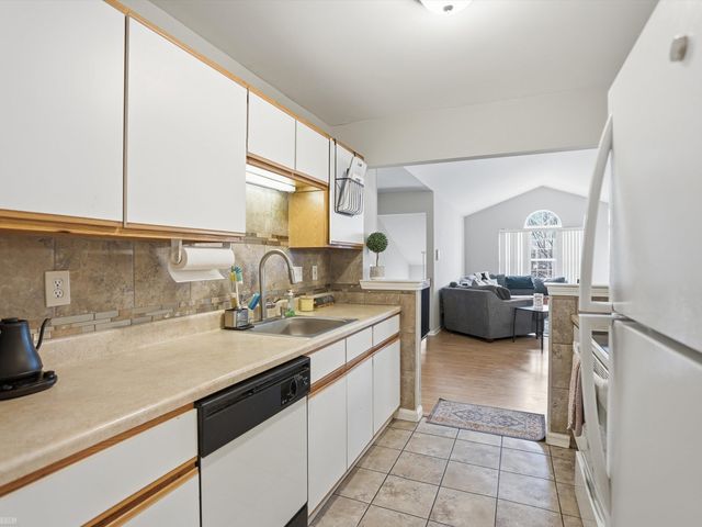 56711 Scotland Boulevard, Shelby Twp, MI 48316