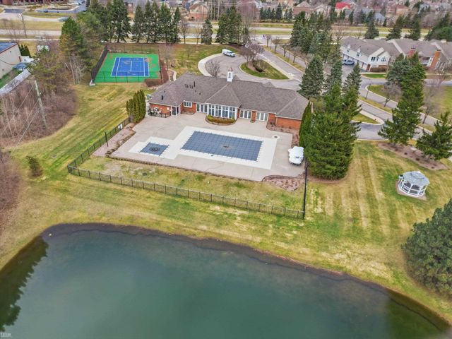 56711 Scotland Boulevard, Shelby Twp, MI 48316