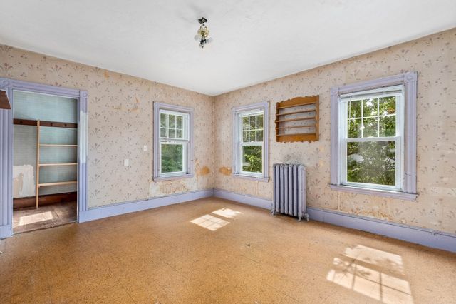 80 Oakdale Avenue, Dedham, MA 02026