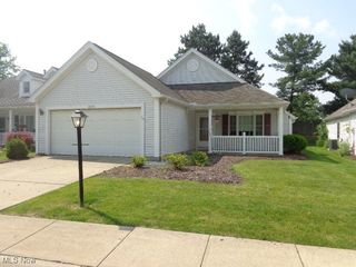 19297 Lauren Way, Strongsville, OH 44149