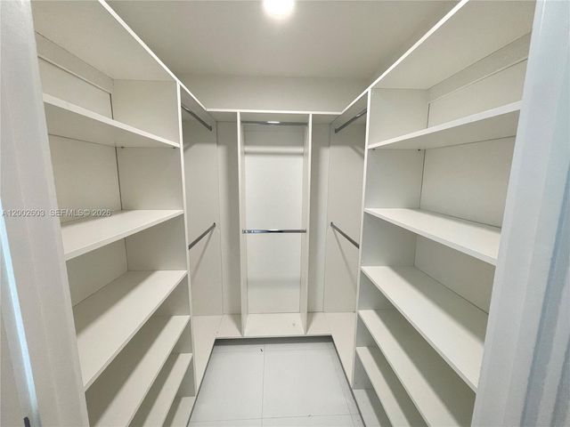 851 NE 1st Ave 3103, Miami, FL 33132