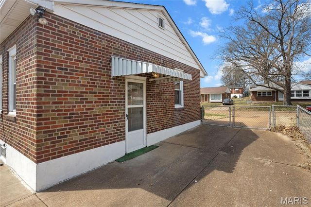 7124 Marwinette Avenue, St Louis, MO 63116