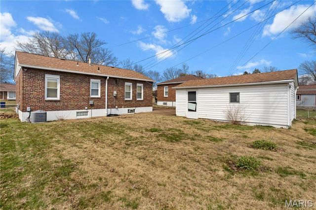 7124 Marwinette Avenue, St Louis, MO 63116