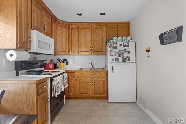 7124 Marwinette Avenue, St Louis, MO 63116