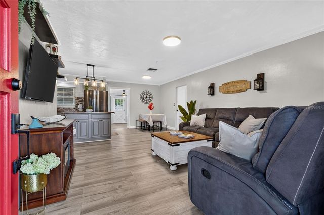 11048 116TH STREET, Seminole, FL 33778