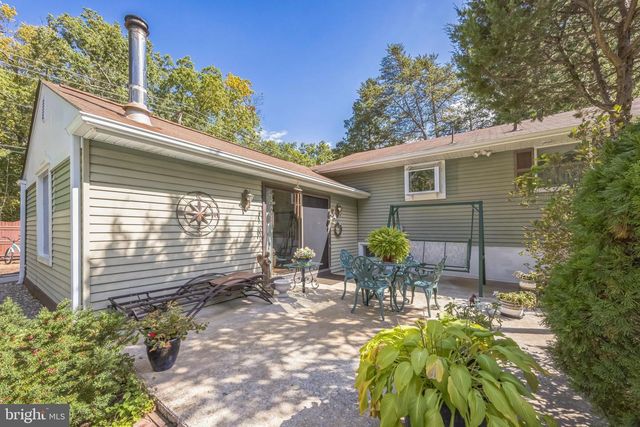 201 WALNUT AVE, Berlin, NJ 08009