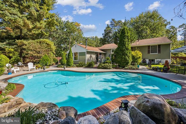 201 WALNUT AVE, Berlin, NJ 08009