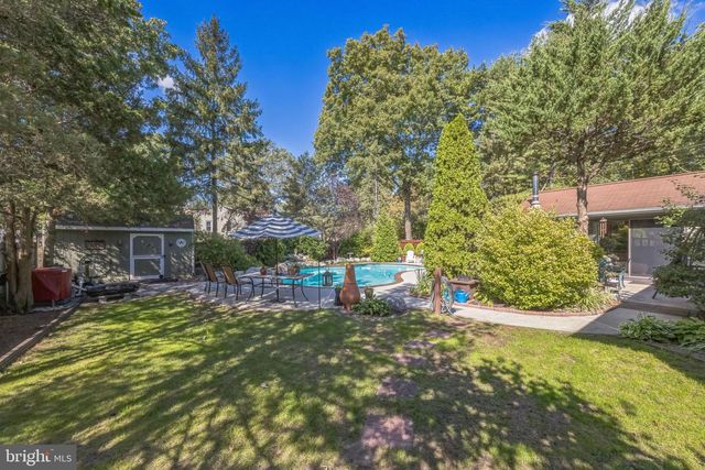 201 WALNUT AVE, Berlin, NJ 08009