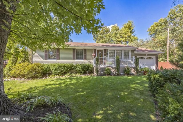 201 WALNUT AVE, Berlin, NJ 08009