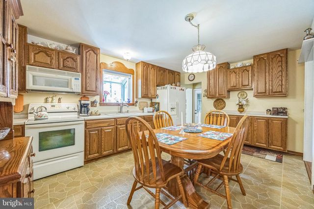 201 WALNUT AVE, Berlin, NJ 08009