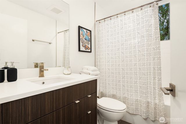 2418 6th Avenue W, Seattle, WA 98119