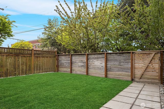 2418 6th Avenue W, Seattle, WA 98119