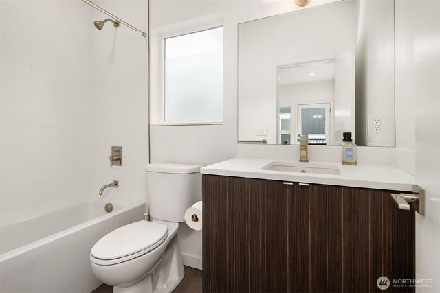 2418 6th Avenue W, Seattle, WA 98119