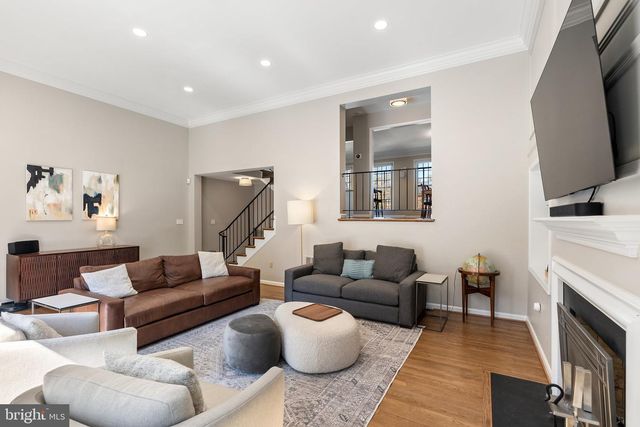 2729 UNICORN LN NW, Washington, DC 20015