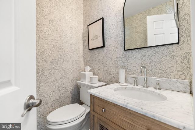 2729 UNICORN LN NW, Washington, DC 20015