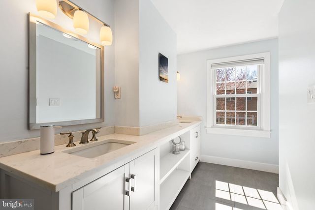 2729 UNICORN LN NW, Washington, DC 20015