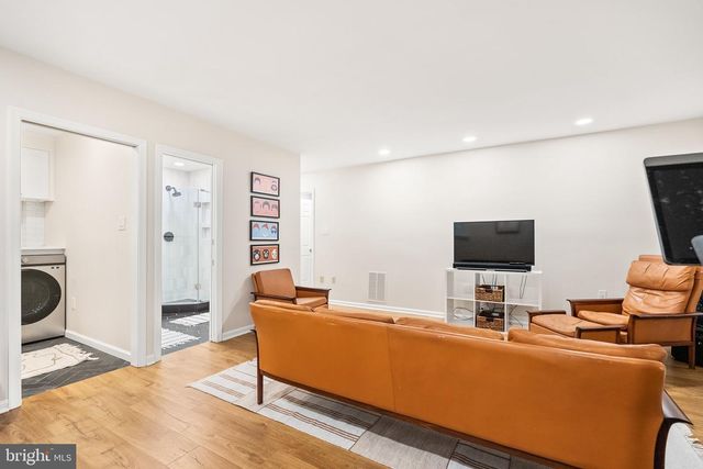 2729 UNICORN LN NW, Washington, DC 20015