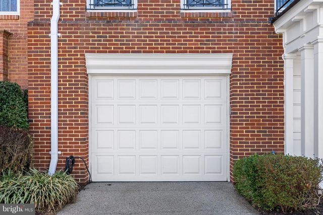 2729 UNICORN LN NW, Washington, DC 20015