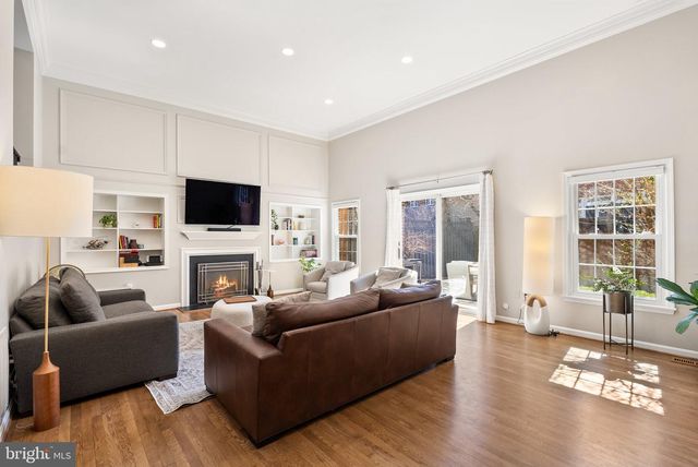 2729 UNICORN LN NW, Washington, DC 20015