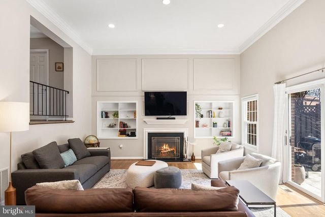 2729 UNICORN LN NW, Washington, DC 20015