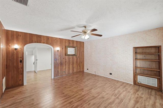 2101 E GRANT AVENUE, Orlando, FL 32806