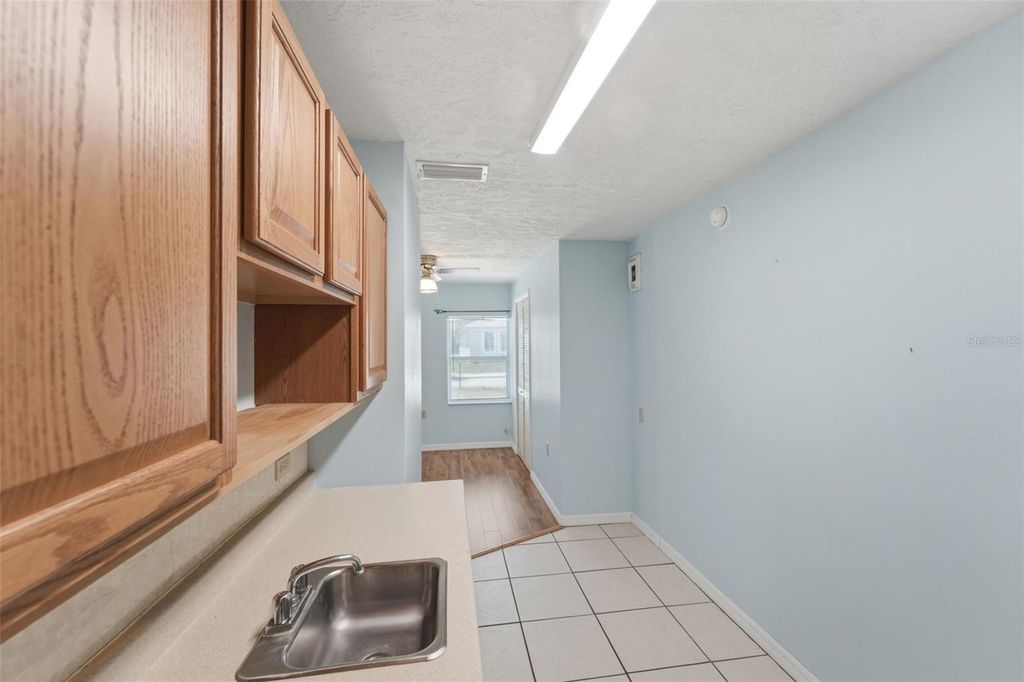 Image 37 of property listing at 2101 E GRANT AVENUE, Orlando, FL 32806