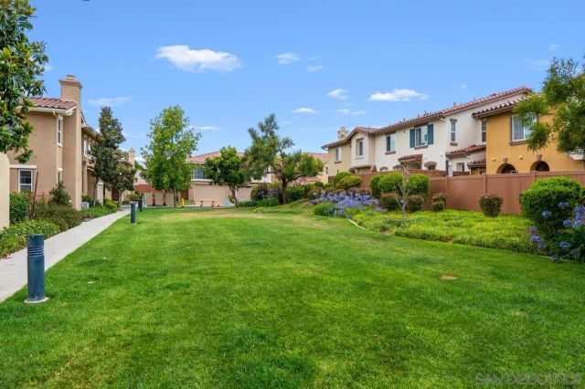 1305 Isabella Way, Vista, CA 92084