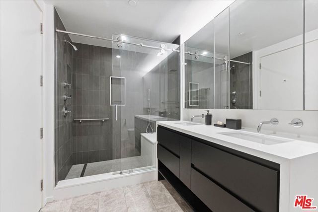877 Francisco Street 2809, Los Angeles, CA 90017