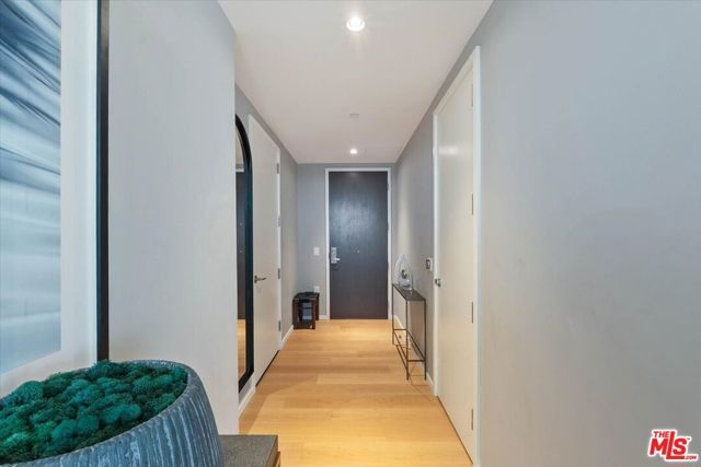 877 Francisco Street 2809, Los Angeles, CA 90017