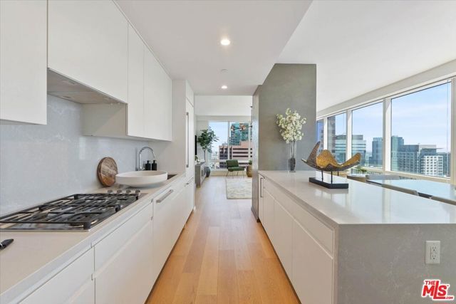 877 Francisco Street 2809, Los Angeles, CA 90017