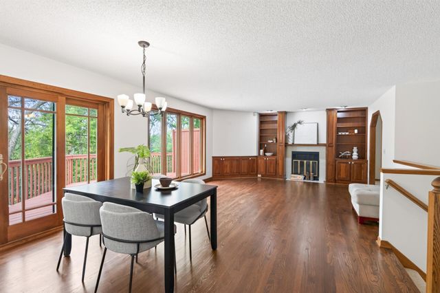 1528 Briarknoll Drive, Arden Hills, MN 55112