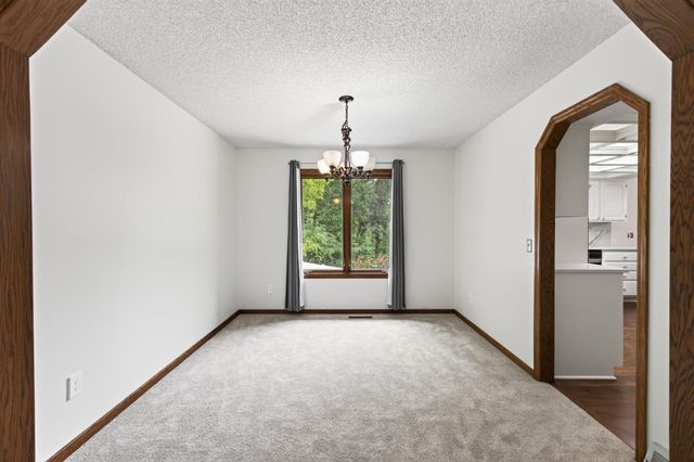 1528 Briarknoll Drive, Arden Hills, MN 55112