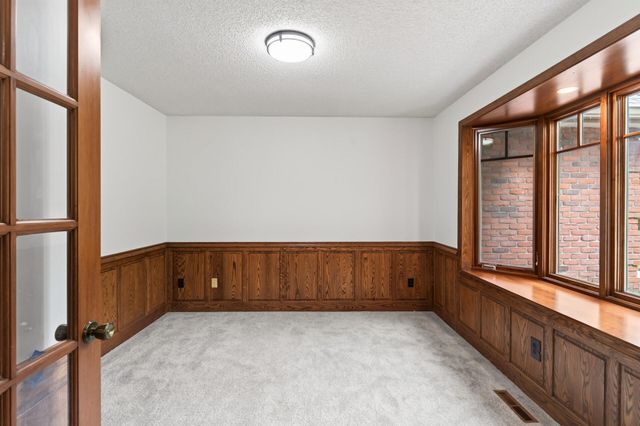 1528 Briarknoll Drive, Arden Hills, MN 55112