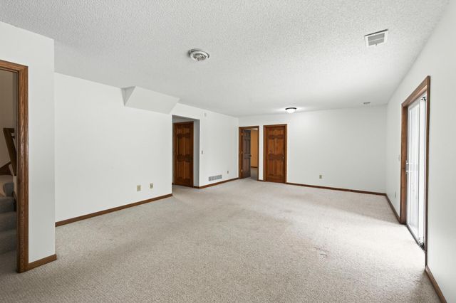 1528 Briarknoll Drive, Arden Hills, MN 55112