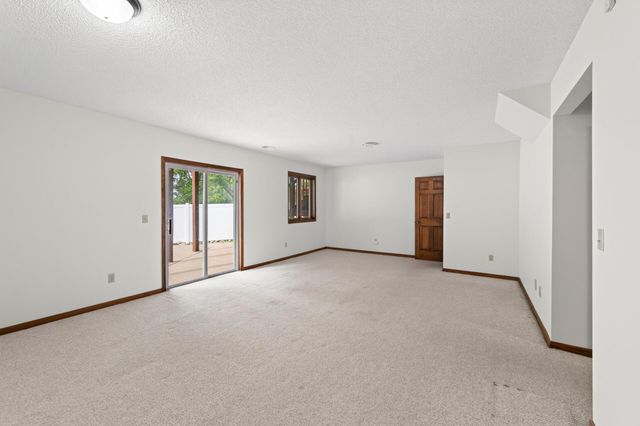 1528 Briarknoll Drive, Arden Hills, MN 55112