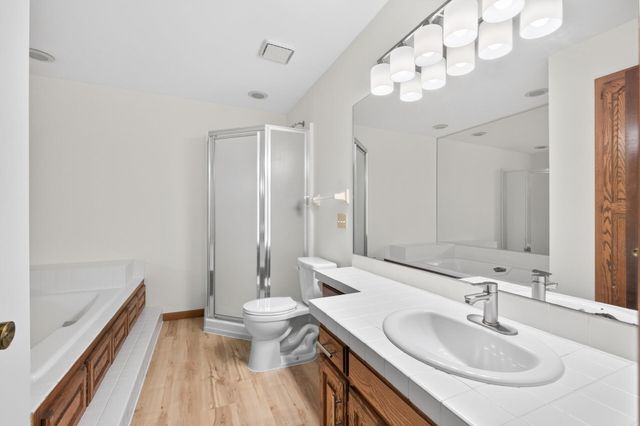 1528 Briarknoll Drive, Arden Hills, MN 55112