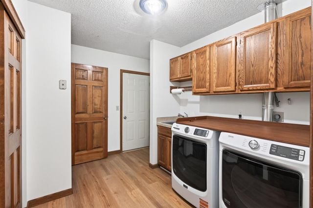 1528 Briarknoll Drive, Arden Hills, MN 55112