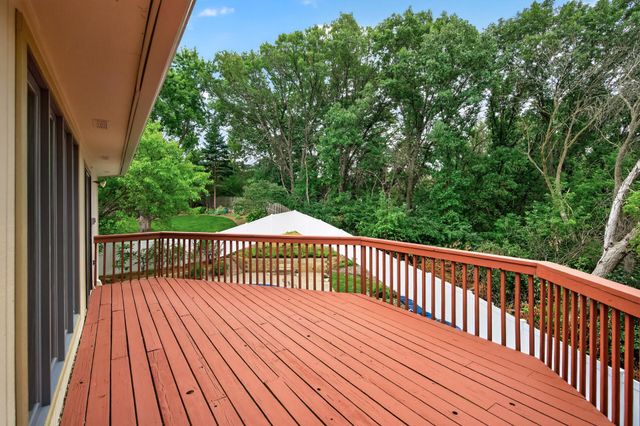 1528 Briarknoll Drive, Arden Hills, MN 55112