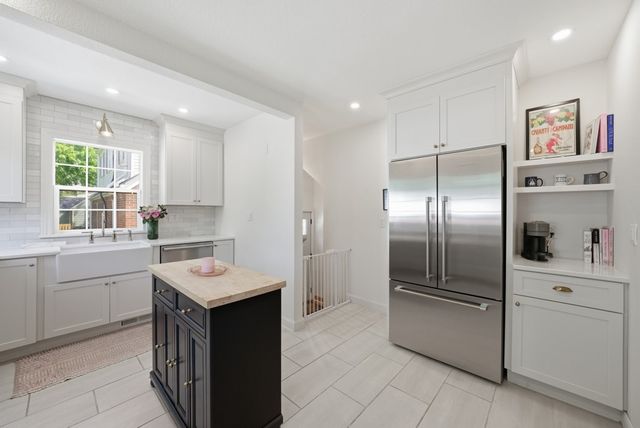 2702 41st Place, Des Moines, IA 50310