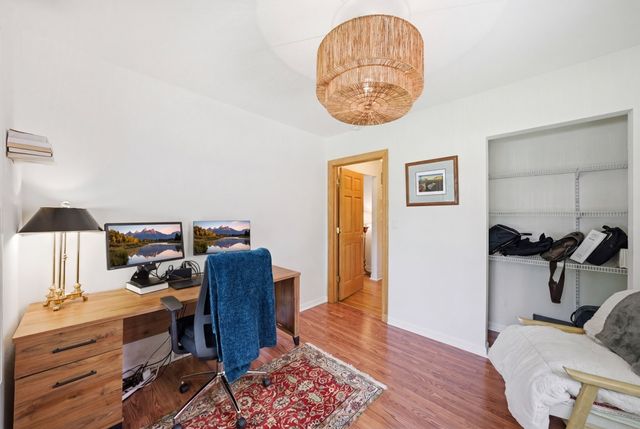 2702 41st Place, Des Moines, IA 50310