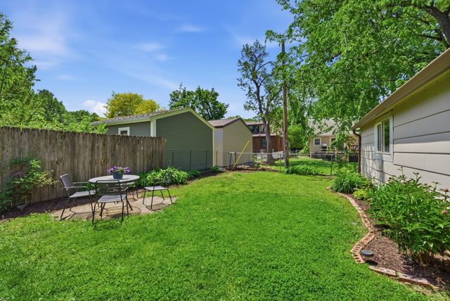 2702 41st Place, Des Moines, IA 50310