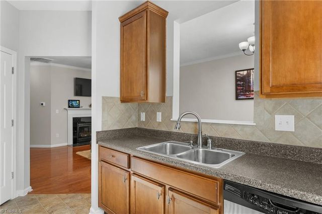 2313 Hartfield Circle, Winston-salem, NC 27103