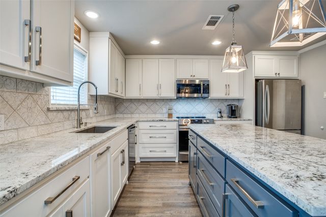 150 Bayside Drive, Malakoff, TX 75148