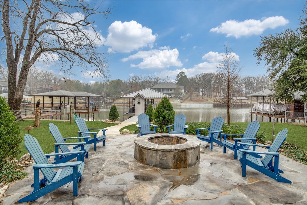 150 Bayside Drive, Malakoff, TX 75148