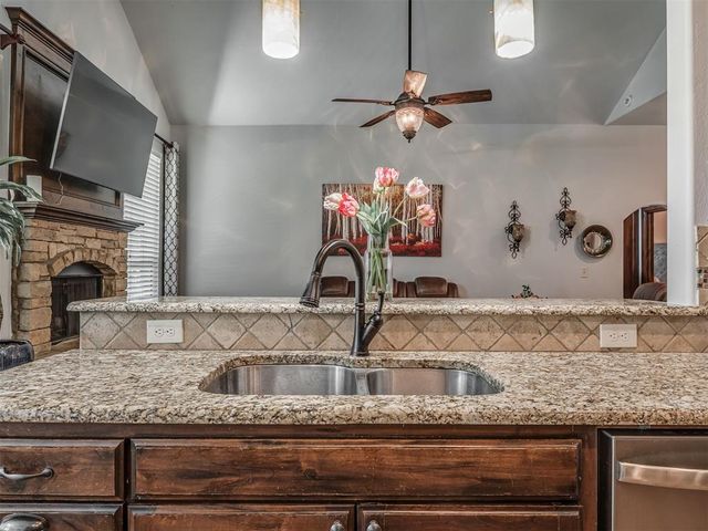 14005 Savannah River Way, Yukon, OK 73099