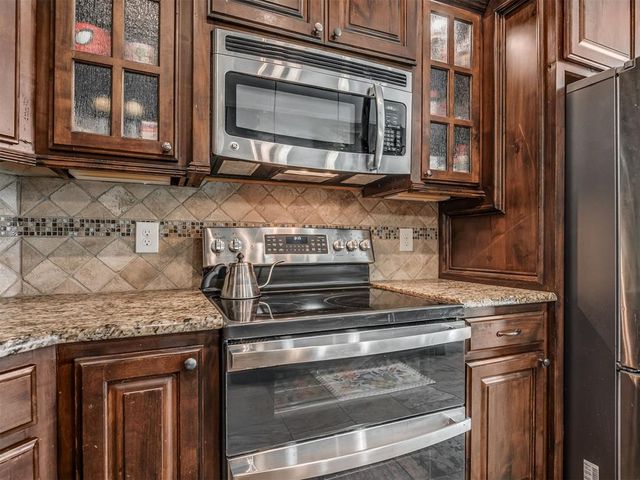 14005 Savannah River Way, Yukon, OK 73099