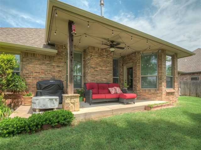 14005 Savannah River Way, Yukon, OK 73099