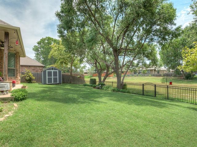 14005 Savannah River Way, Yukon, OK 73099