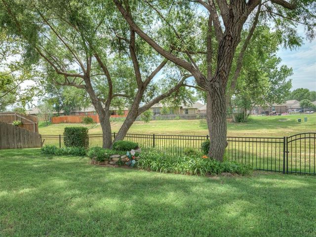 14005 Savannah River Way, Yukon, OK 73099