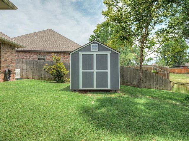 14005 Savannah River Way, Yukon, OK 73099